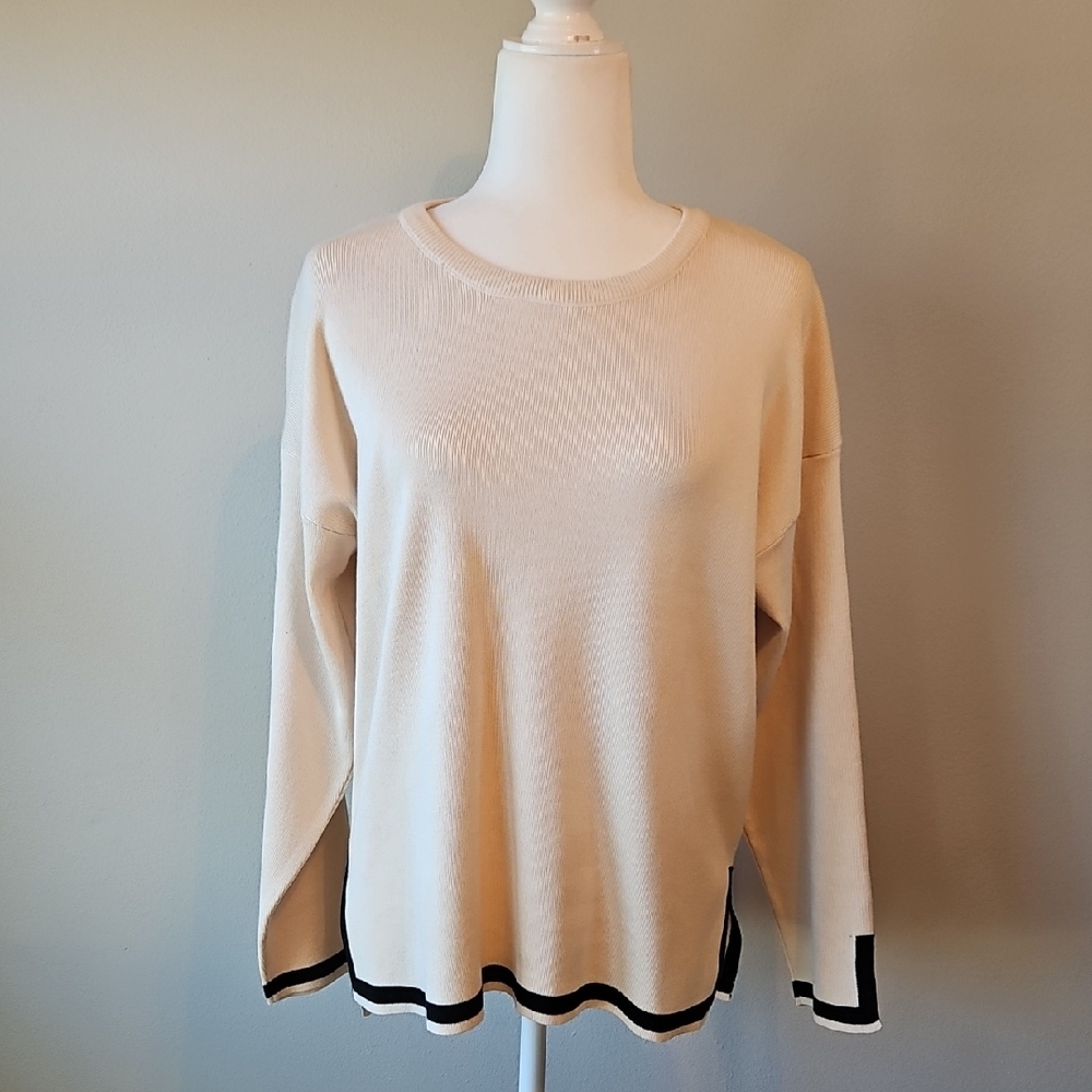 Tanming Cream Sweater with Black Accents Size Medium